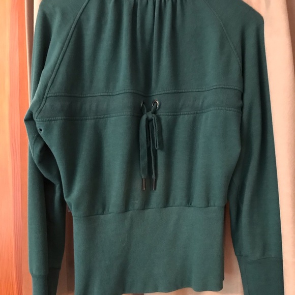 Aritzia Community zip-up bamboo and organic cotton - Picture 5 of 6